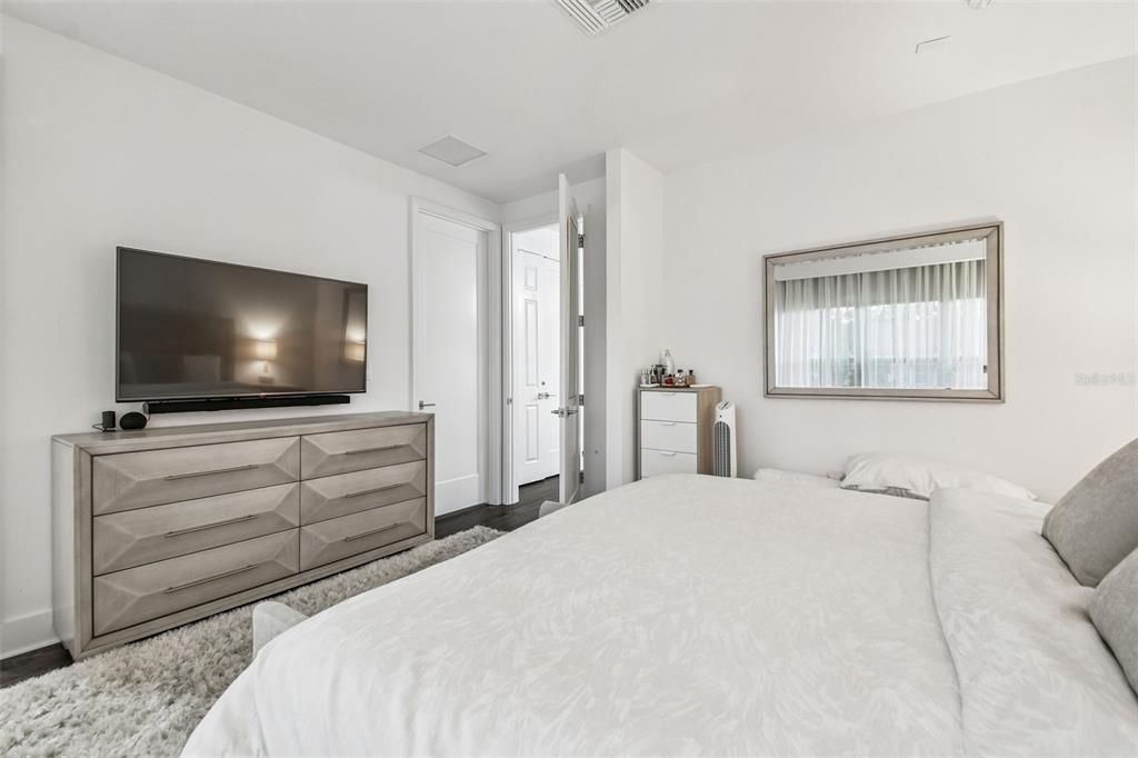 For Sale: $440,000 (4 beds, 3 baths, 2109 Square Feet)