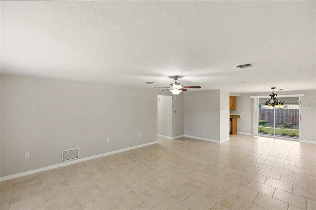 For Sale: $302,500 (3 beds, 2 baths, 1421 Square Feet)