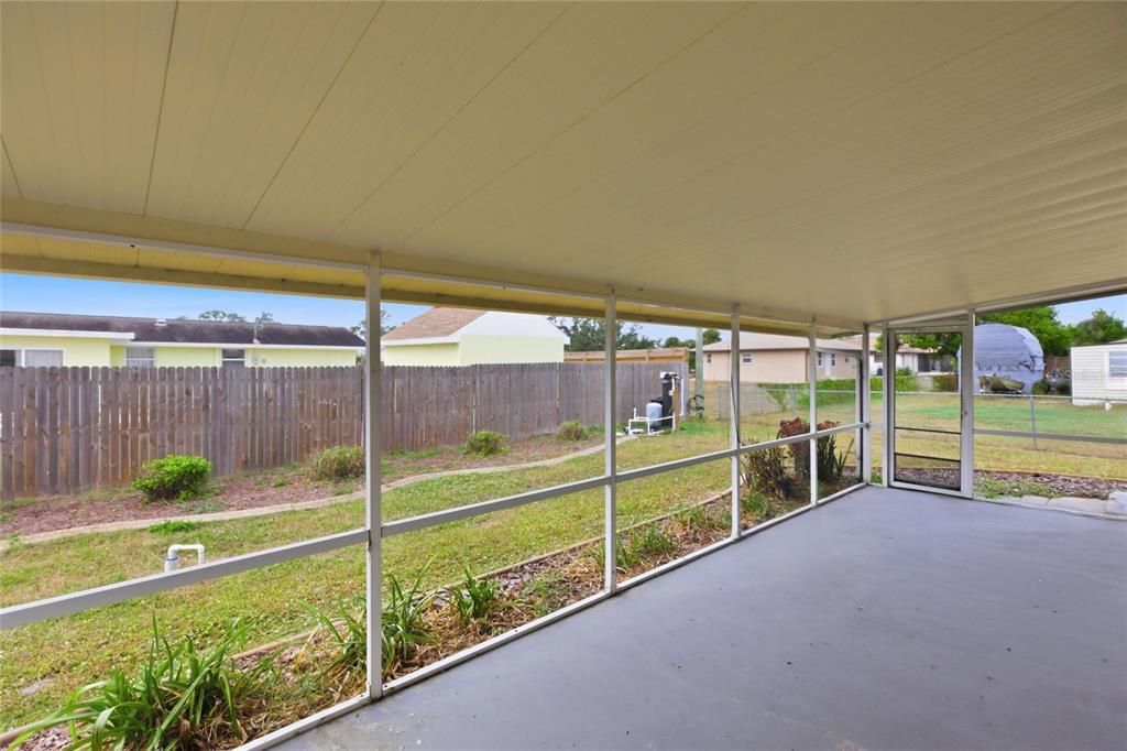 For Sale: $302,500 (3 beds, 2 baths, 1421 Square Feet)