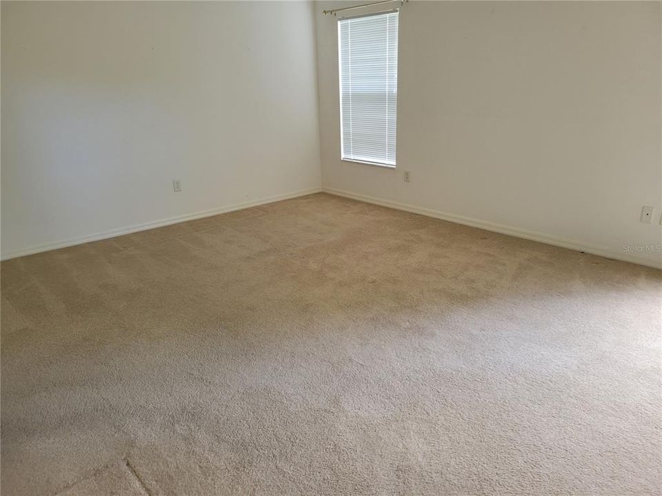 For Sale: $365,000 (2 beds, 2 baths, 1918 Square Feet)