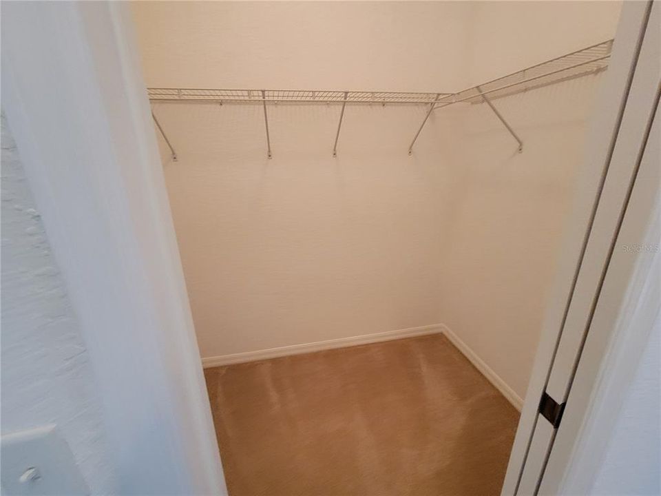 For Sale: $365,000 (2 beds, 2 baths, 1918 Square Feet)