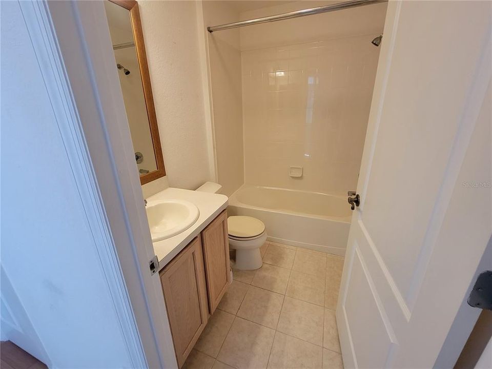 For Sale: $365,000 (2 beds, 2 baths, 1918 Square Feet)