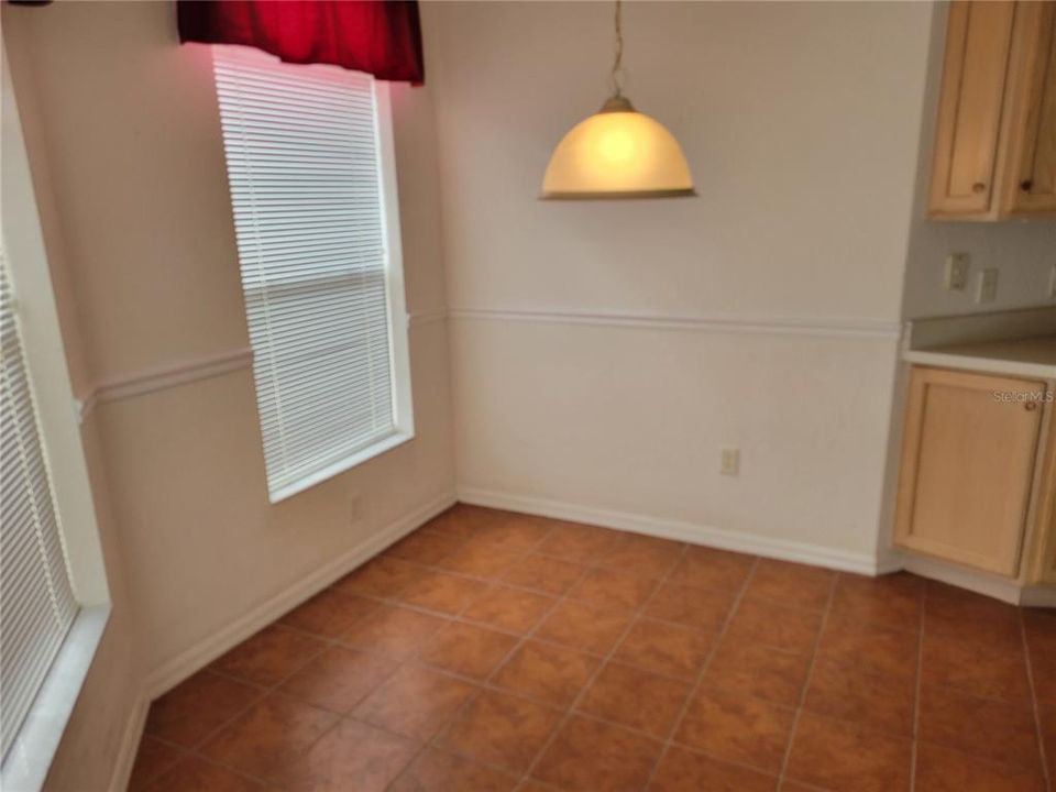For Sale: $365,000 (2 beds, 2 baths, 1918 Square Feet)