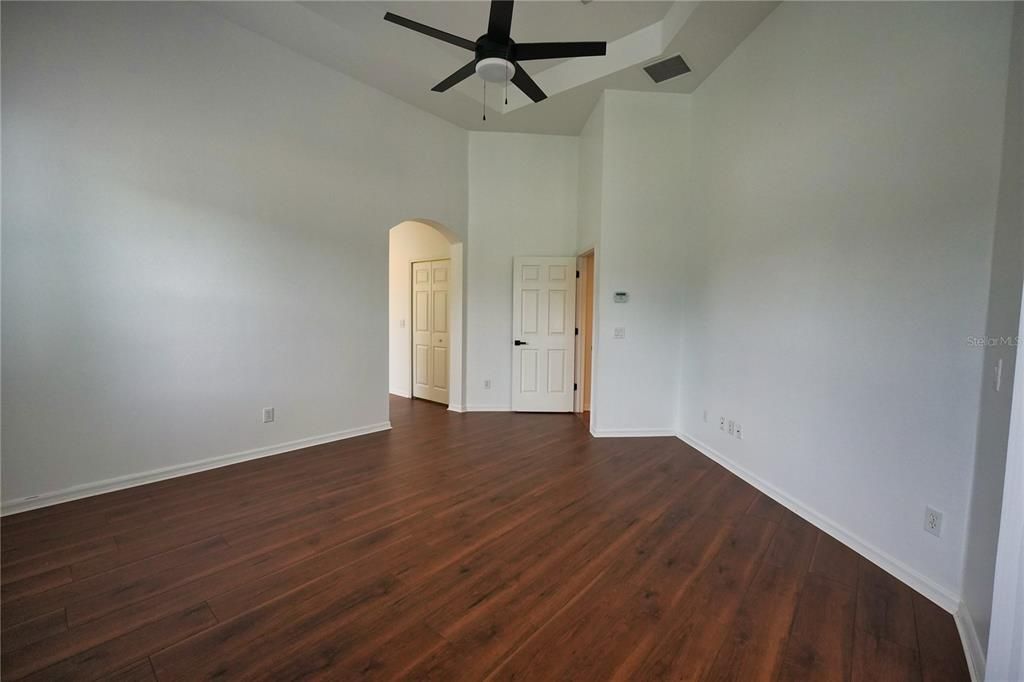 For Sale: $490,000 (4 beds, 2 baths, 1941 Square Feet)