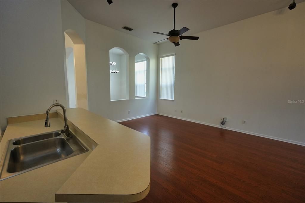 For Sale: $490,000 (4 beds, 2 baths, 1941 Square Feet)