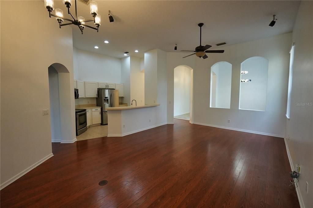 For Sale: $490,000 (4 beds, 2 baths, 1941 Square Feet)