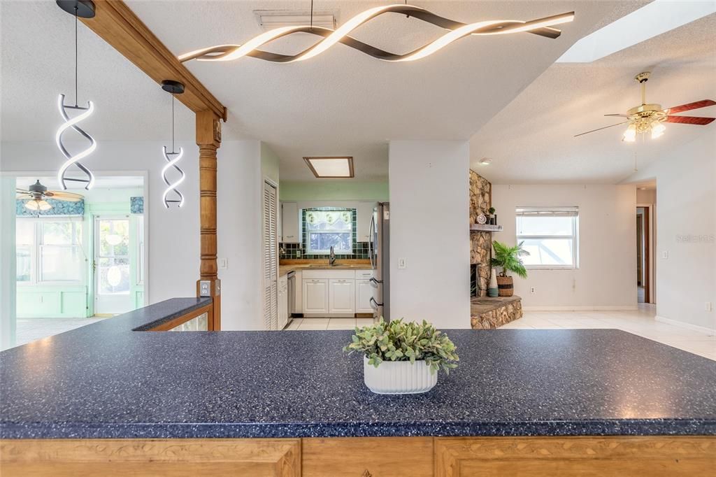 For Sale: $357,500 (3 beds, 2 baths, 1903 Square Feet)