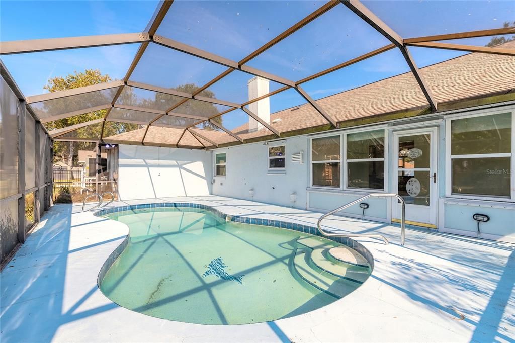 For Sale: $357,500 (3 beds, 2 baths, 1903 Square Feet)