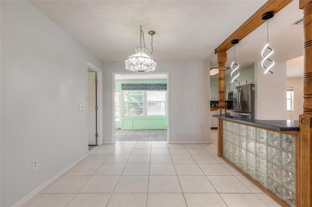 For Sale: $357,500 (3 beds, 2 baths, 1903 Square Feet)