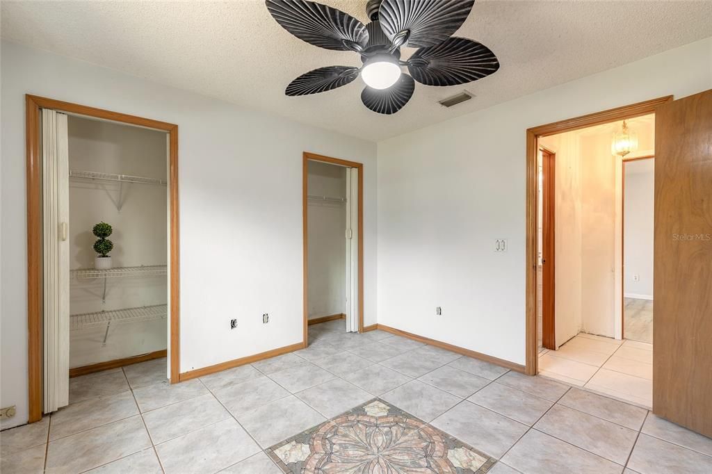 For Sale: $357,500 (3 beds, 2 baths, 1903 Square Feet)