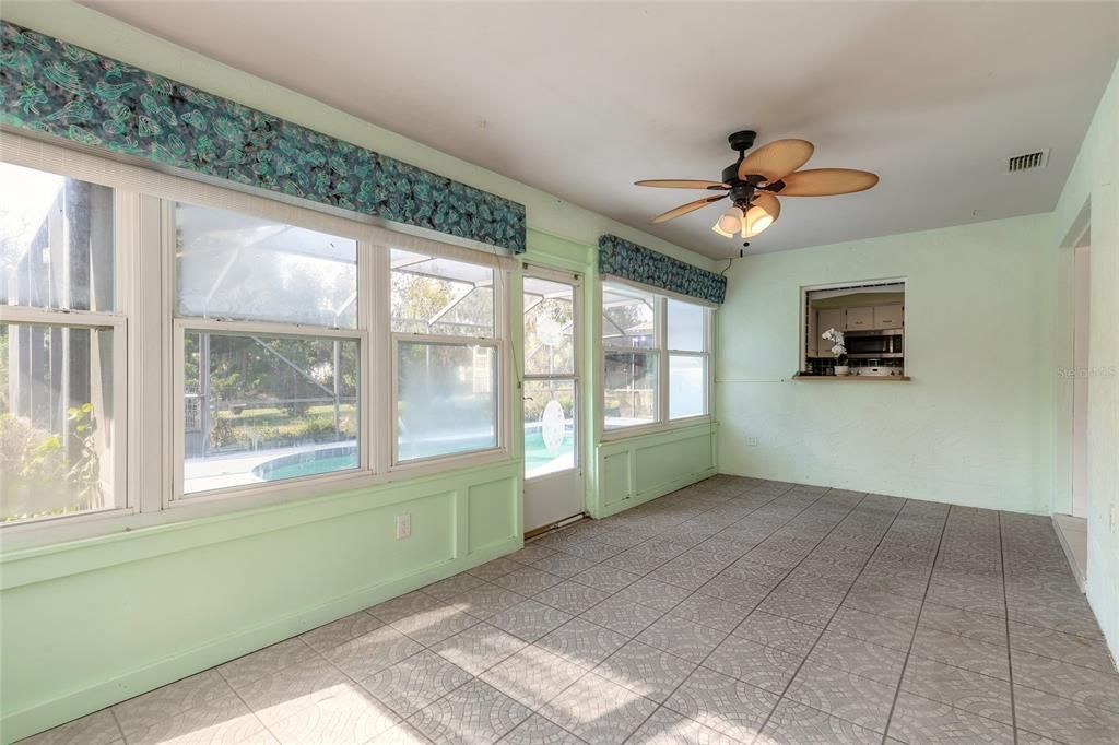 For Sale: $357,500 (3 beds, 2 baths, 1903 Square Feet)