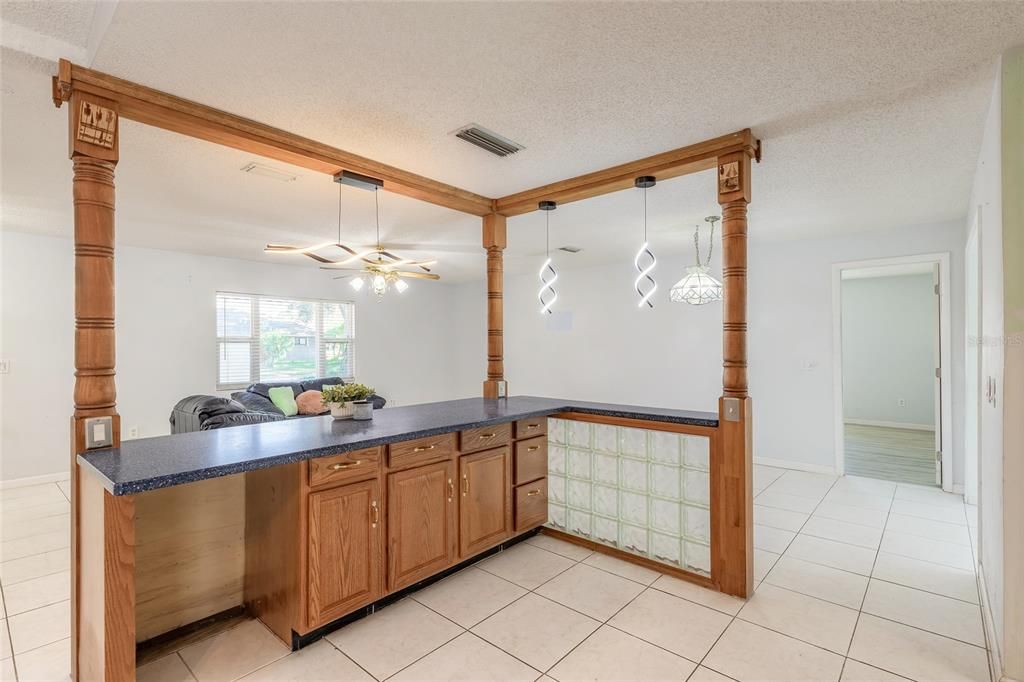 For Sale: $357,500 (3 beds, 2 baths, 1903 Square Feet)
