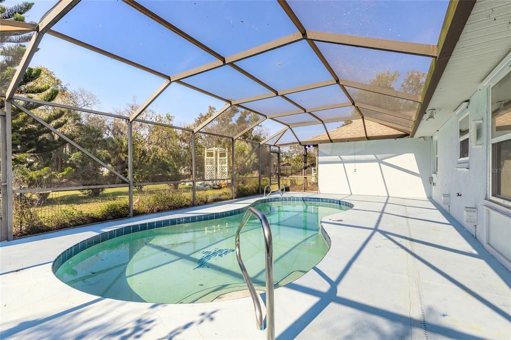 For Sale: $357,500 (3 beds, 2 baths, 1903 Square Feet)