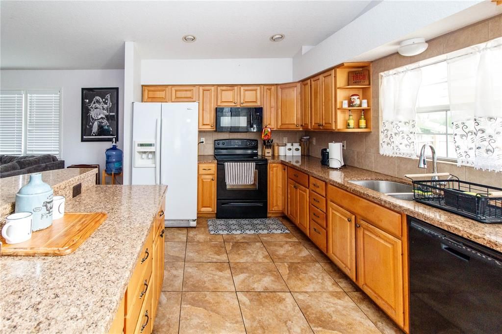 待售: $422,000 (3 贝兹, 2 浴室, 1568 平方英尺)