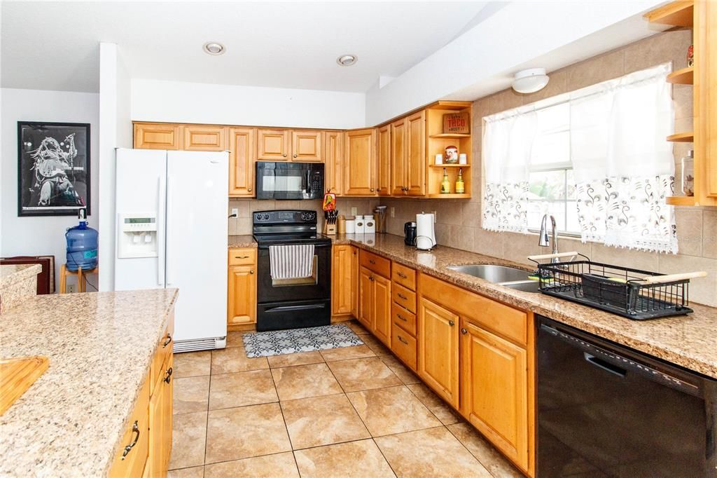 待售: $422,000 (3 贝兹, 2 浴室, 1568 平方英尺)