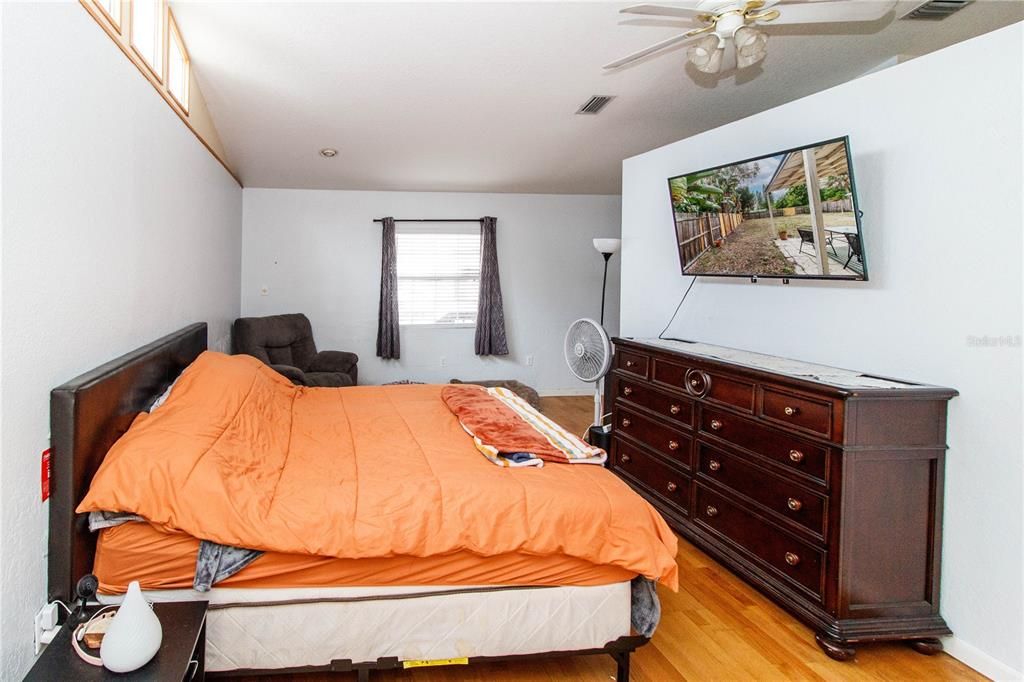 待售: $422,000 (3 贝兹, 2 浴室, 1568 平方英尺)