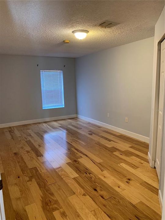 For Sale: $260,000 (3 beds, 2 baths, 1220 Square Feet)