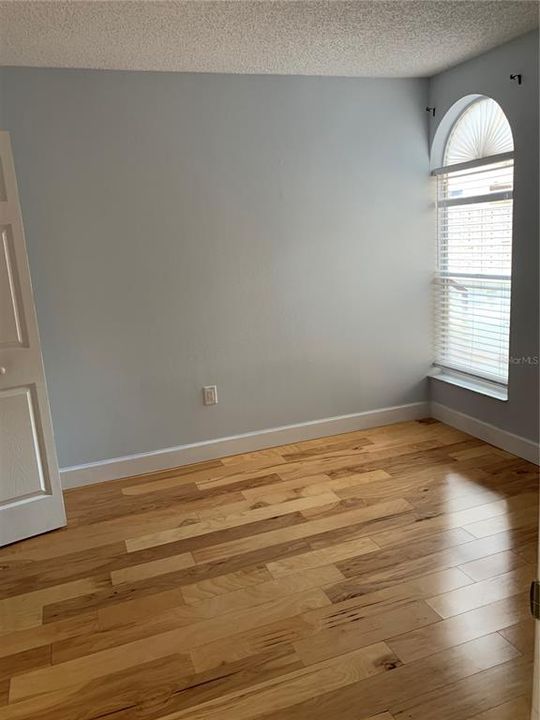 For Sale: $260,000 (3 beds, 2 baths, 1220 Square Feet)