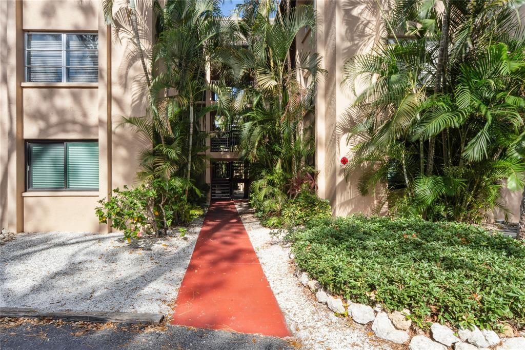 待售: $299,900 (2 贝兹, 2 浴室, 1053 平方英尺)