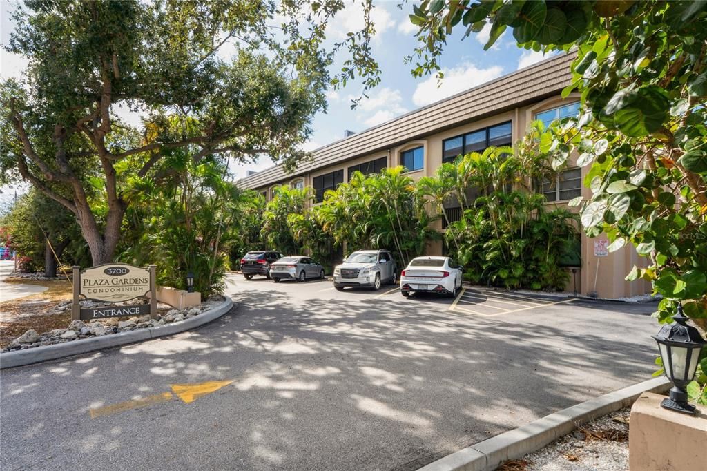 待售: $299,900 (2 贝兹, 2 浴室, 1053 平方英尺)