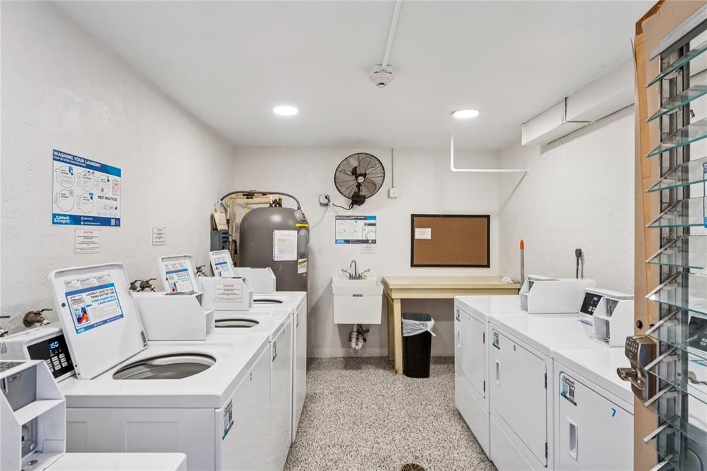 待售: $299,900 (2 贝兹, 2 浴室, 1053 平方英尺)