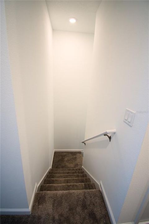 For Rent: $1,990 (3 beds, 2 baths, 1689 Square Feet)