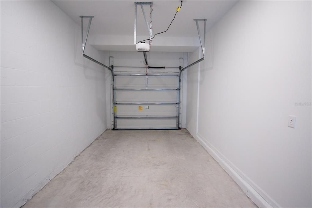 For Rent: $1,990 (3 beds, 2 baths, 1689 Square Feet)