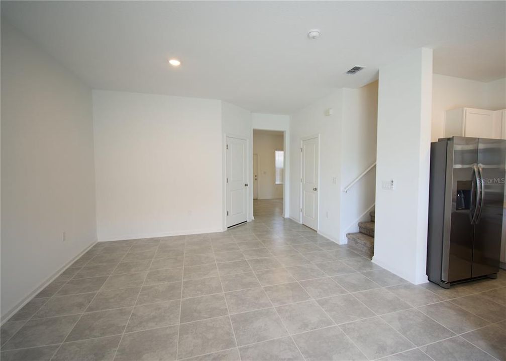 For Rent: $1,990 (3 beds, 2 baths, 1689 Square Feet)