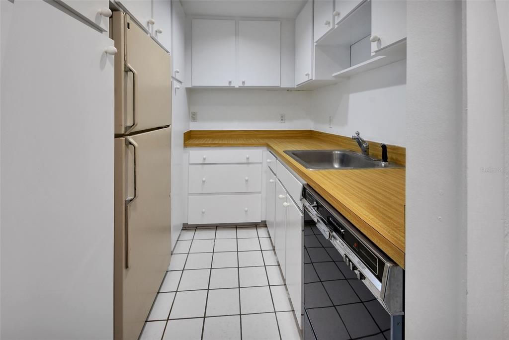 En Venta: $525,000 (4 camas, 3 baños, 3564 Pies cuadrados)