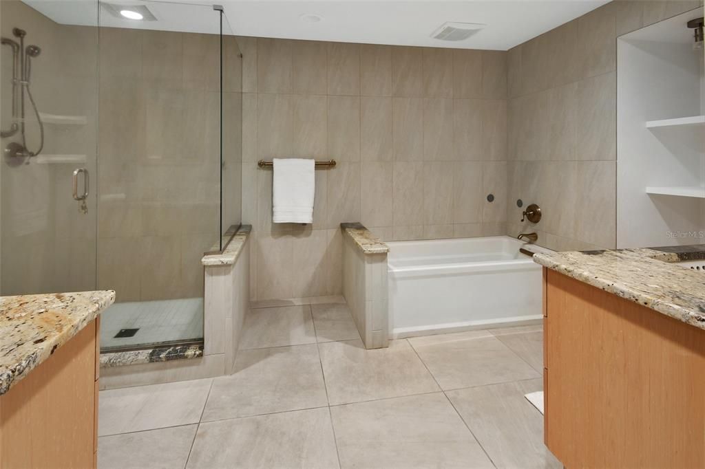 En Venta: $525,000 (4 camas, 3 baños, 3564 Pies cuadrados)