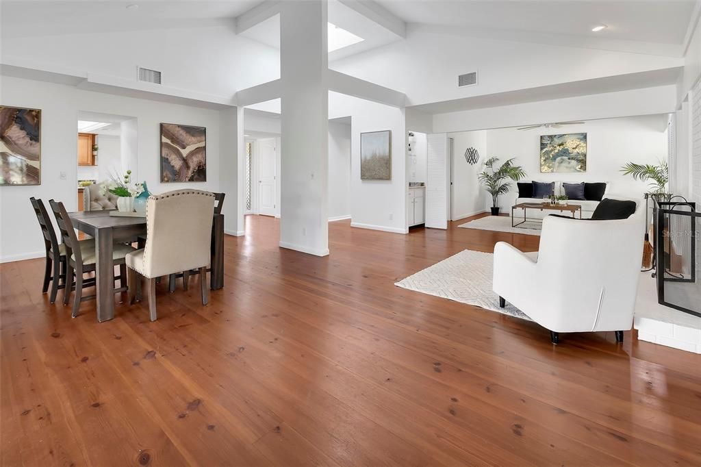 En Venta: $525,000 (4 camas, 3 baños, 3564 Pies cuadrados)