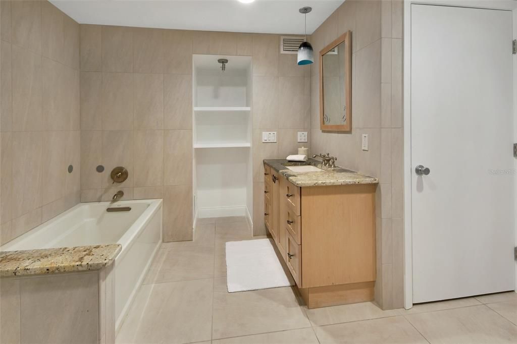 En Venta: $525,000 (4 camas, 3 baños, 3564 Pies cuadrados)