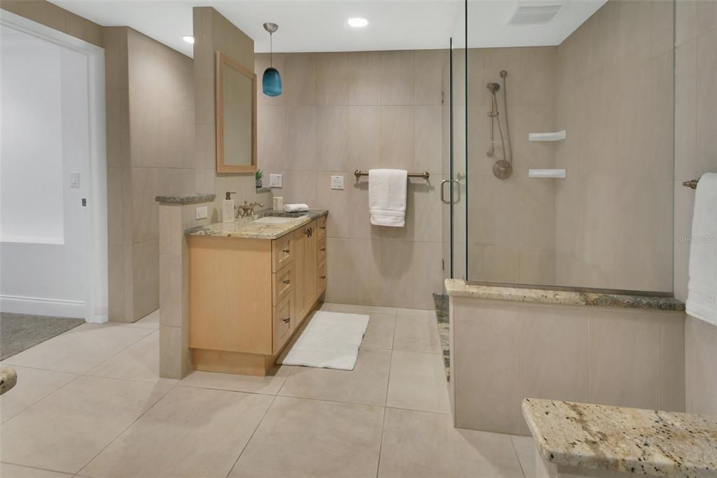 En Venta: $525,000 (4 camas, 3 baños, 3564 Pies cuadrados)