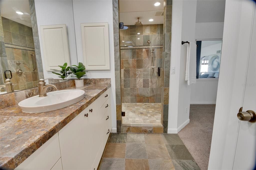 En Venta: $525,000 (4 camas, 3 baños, 3564 Pies cuadrados)