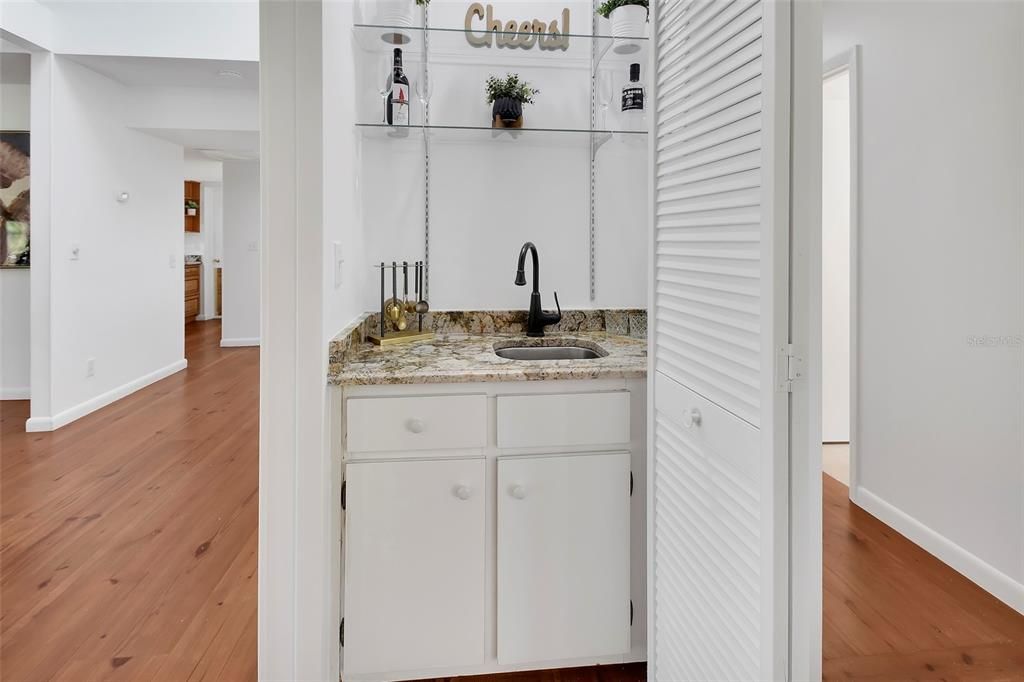 En Venta: $525,000 (4 camas, 3 baños, 3564 Pies cuadrados)