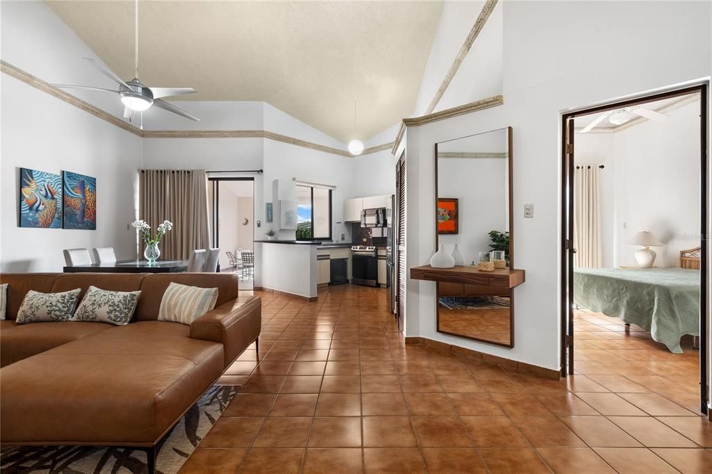 For Sale: $475,000 (2 beds, 2 baths, 1578 Square Feet)