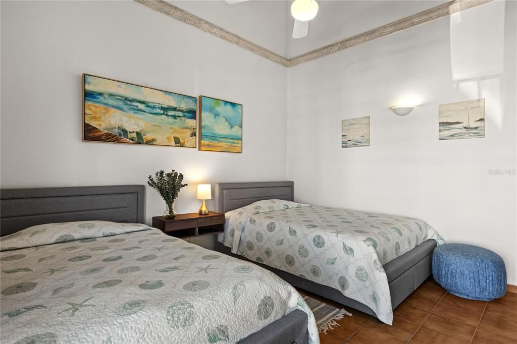 For Sale: $475,000 (2 beds, 2 baths, 1578 Square Feet)