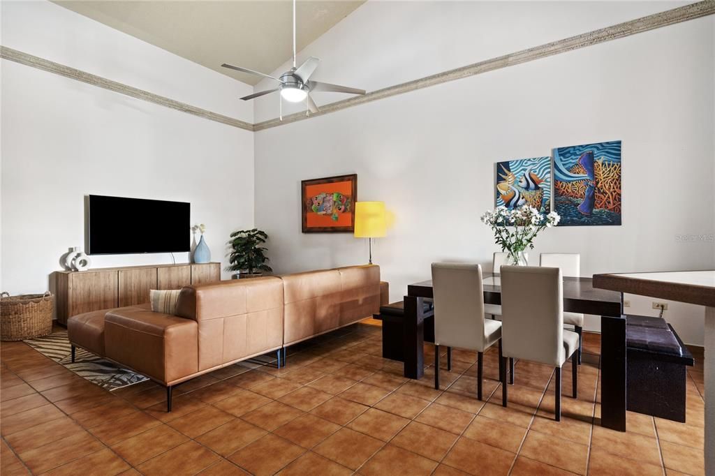 For Sale: $475,000 (2 beds, 2 baths, 1578 Square Feet)