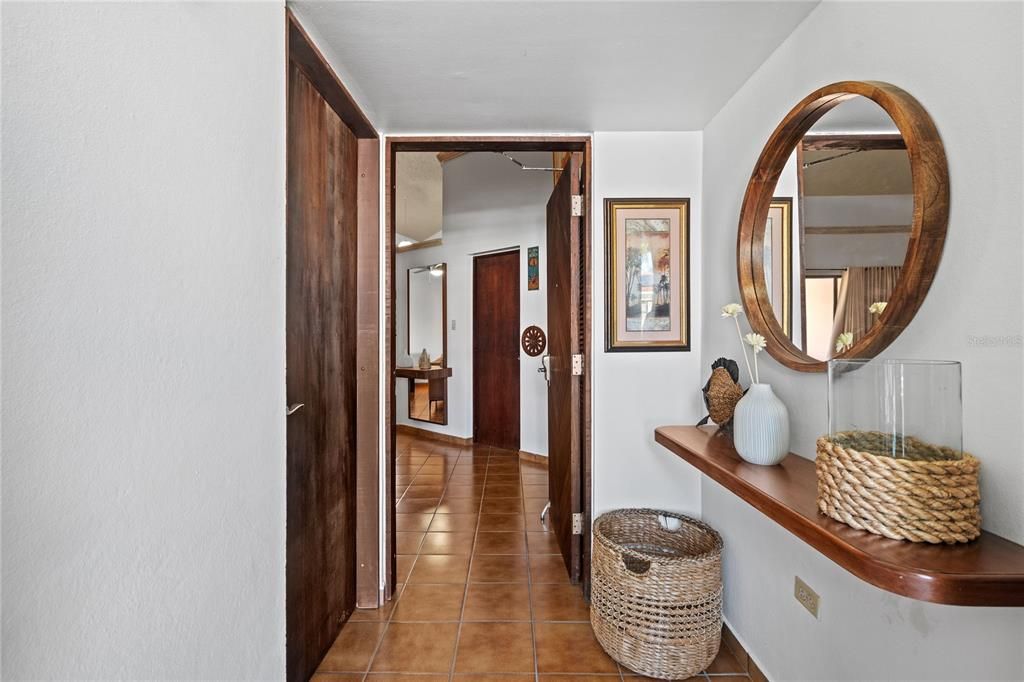 For Sale: $475,000 (2 beds, 2 baths, 1578 Square Feet)