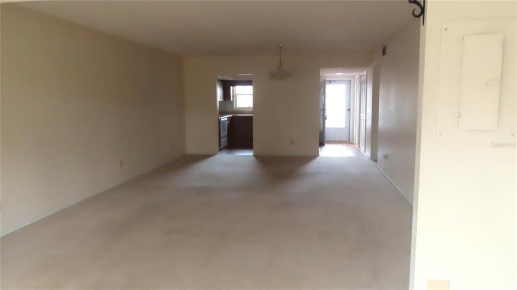 出租: $1,800 (2 贝兹, 2 浴室, 1400 平方英尺)