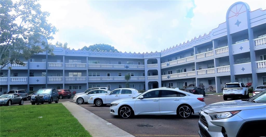 出租: $1,800 (2 贝兹, 2 浴室, 1400 平方英尺)