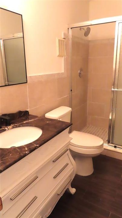 出租: $1,800 (2 贝兹, 2 浴室, 1400 平方英尺)