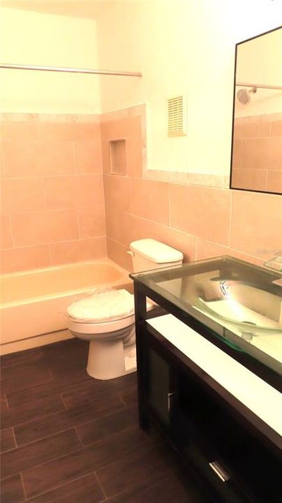 出租: $1,800 (2 贝兹, 2 浴室, 1400 平方英尺)