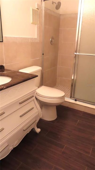 出租: $1,800 (2 贝兹, 2 浴室, 1400 平方英尺)