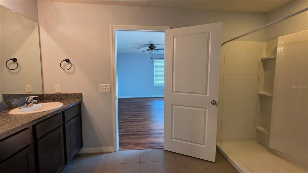 For Rent: $3,100 (4 beds, 2 baths, 2026 Square Feet)