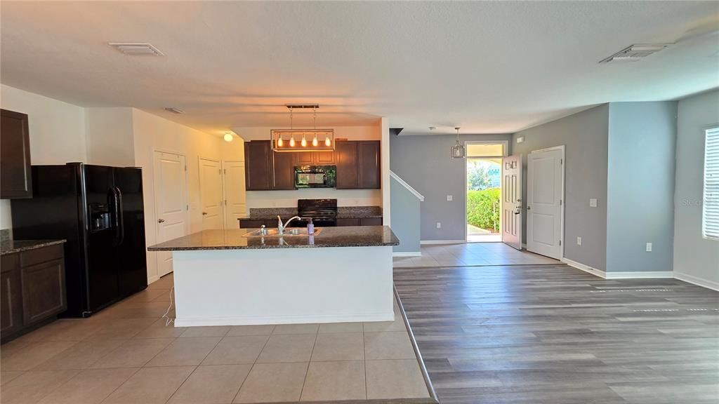 For Rent: $3,100 (4 beds, 2 baths, 2026 Square Feet)