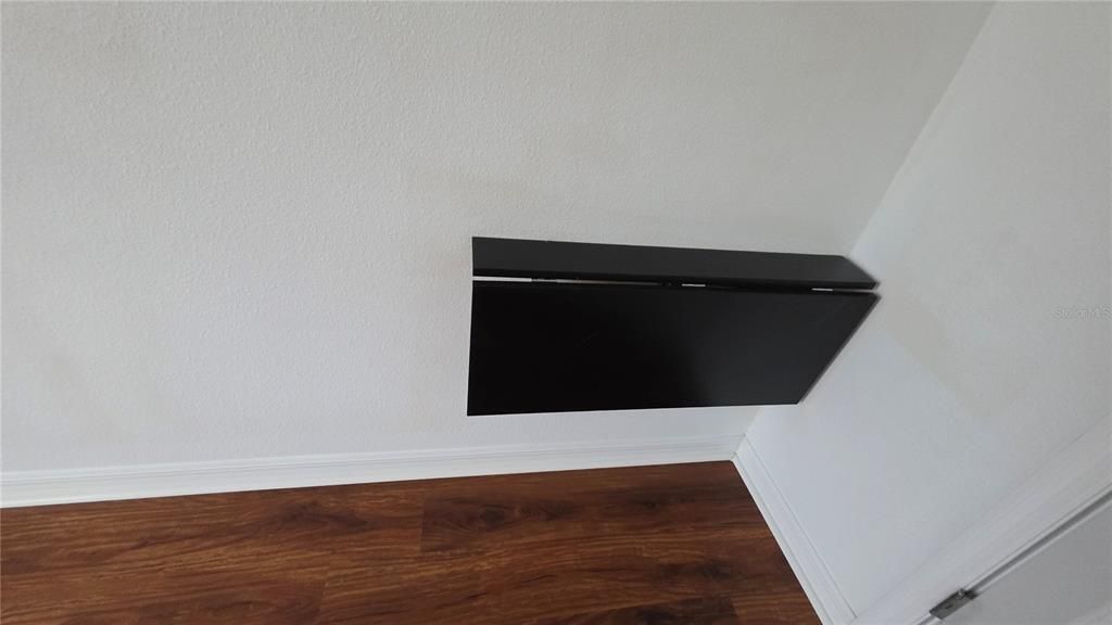 For Rent: $3,100 (4 beds, 2 baths, 2026 Square Feet)