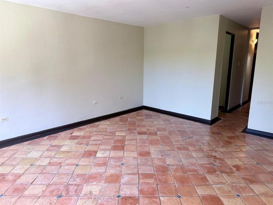 For Rent: $3,000 (3 beds, 2 baths, 2000 Square Feet)