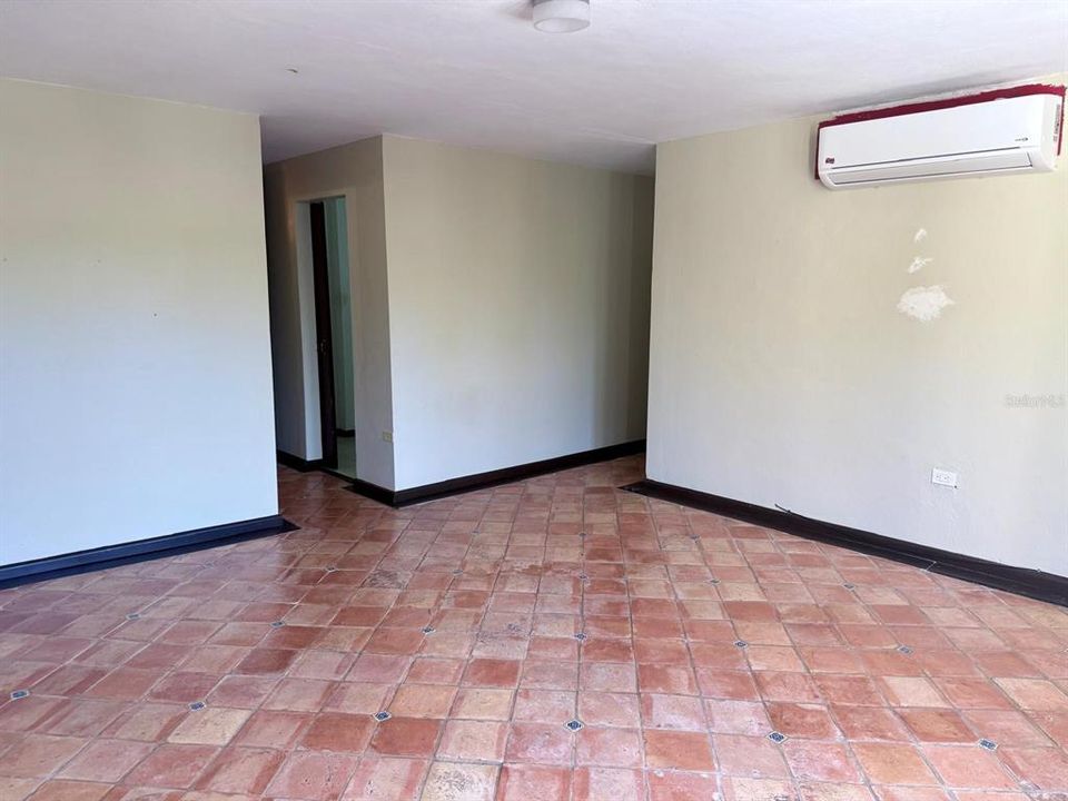 For Rent: $3,000 (3 beds, 2 baths, 2000 Square Feet)