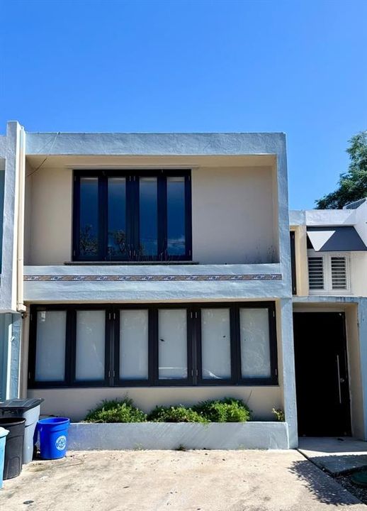 For Rent: $3,000 (3 beds, 2 baths, 2000 Square Feet)